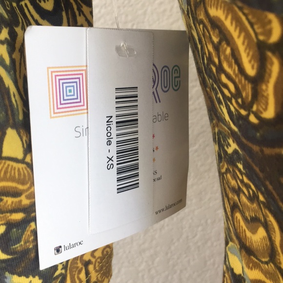 NWT Lularoe Nicole XS with roses - Picture 6 of 8